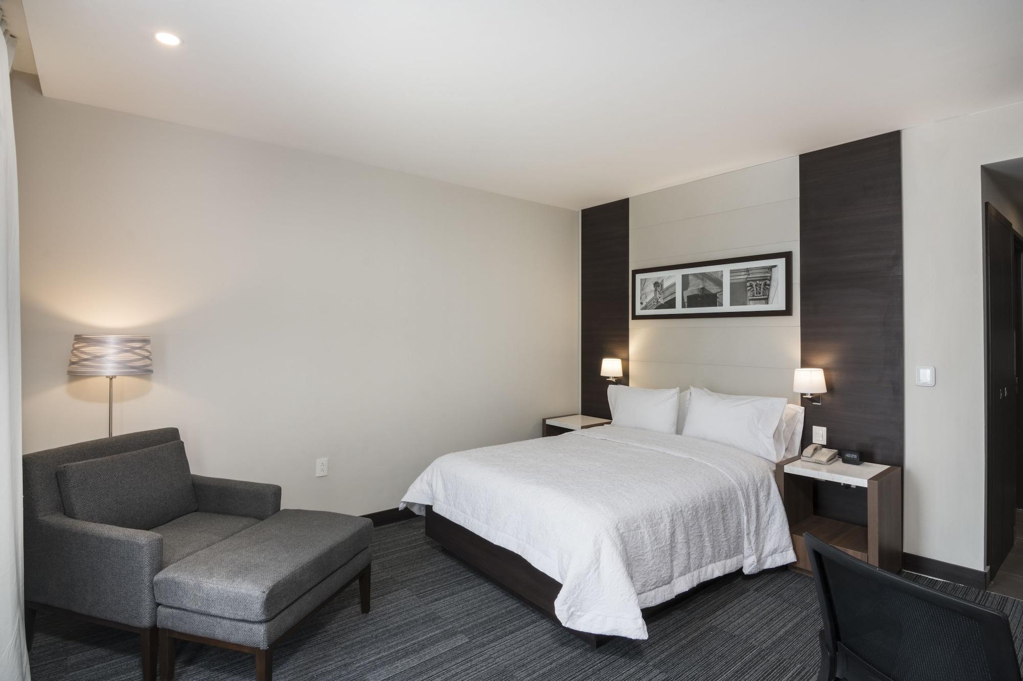 Hampton Inn And Suites San Luis Potosi Slp Extérieur photo