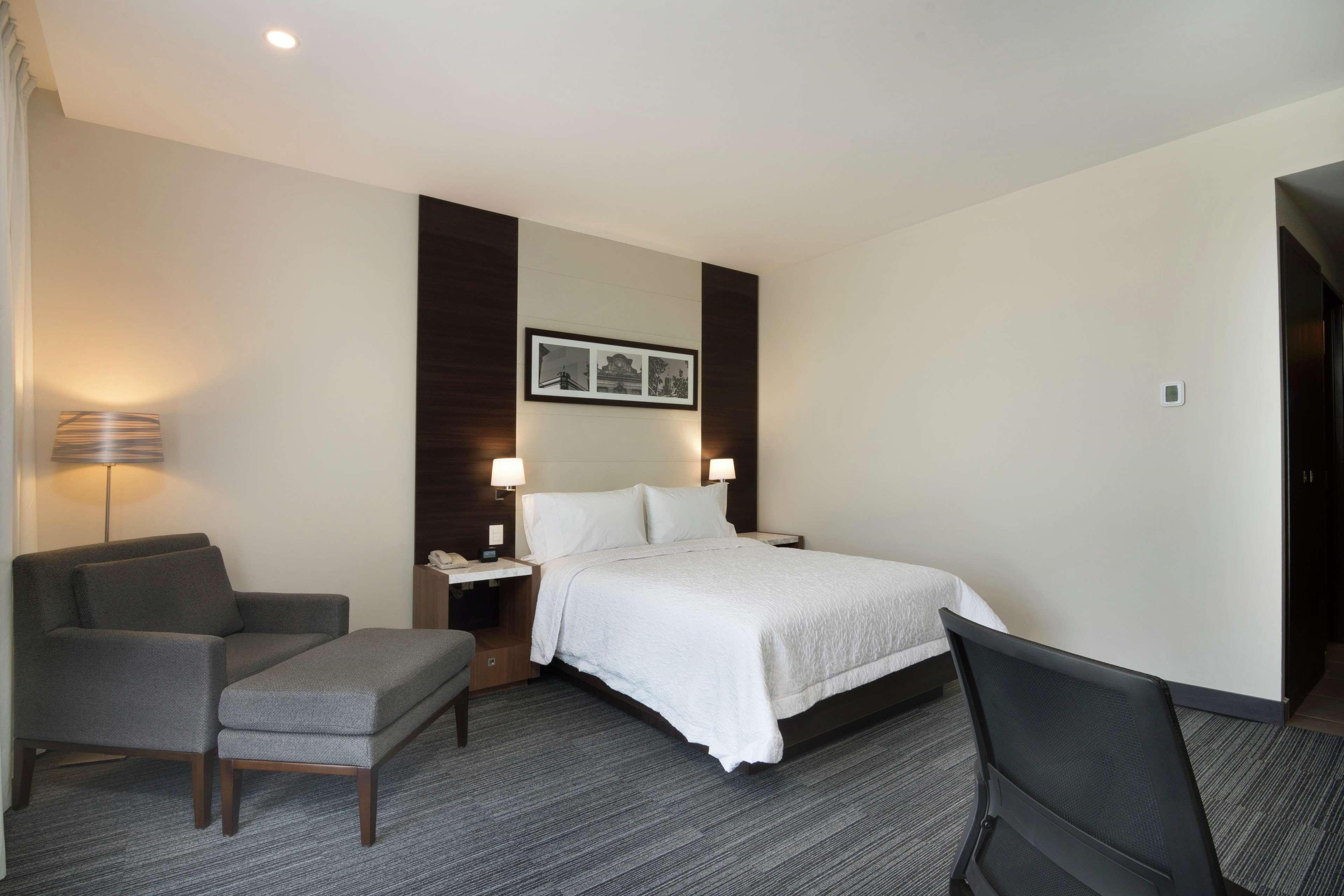 Hampton Inn And Suites San Luis Potosi Slp Extérieur photo