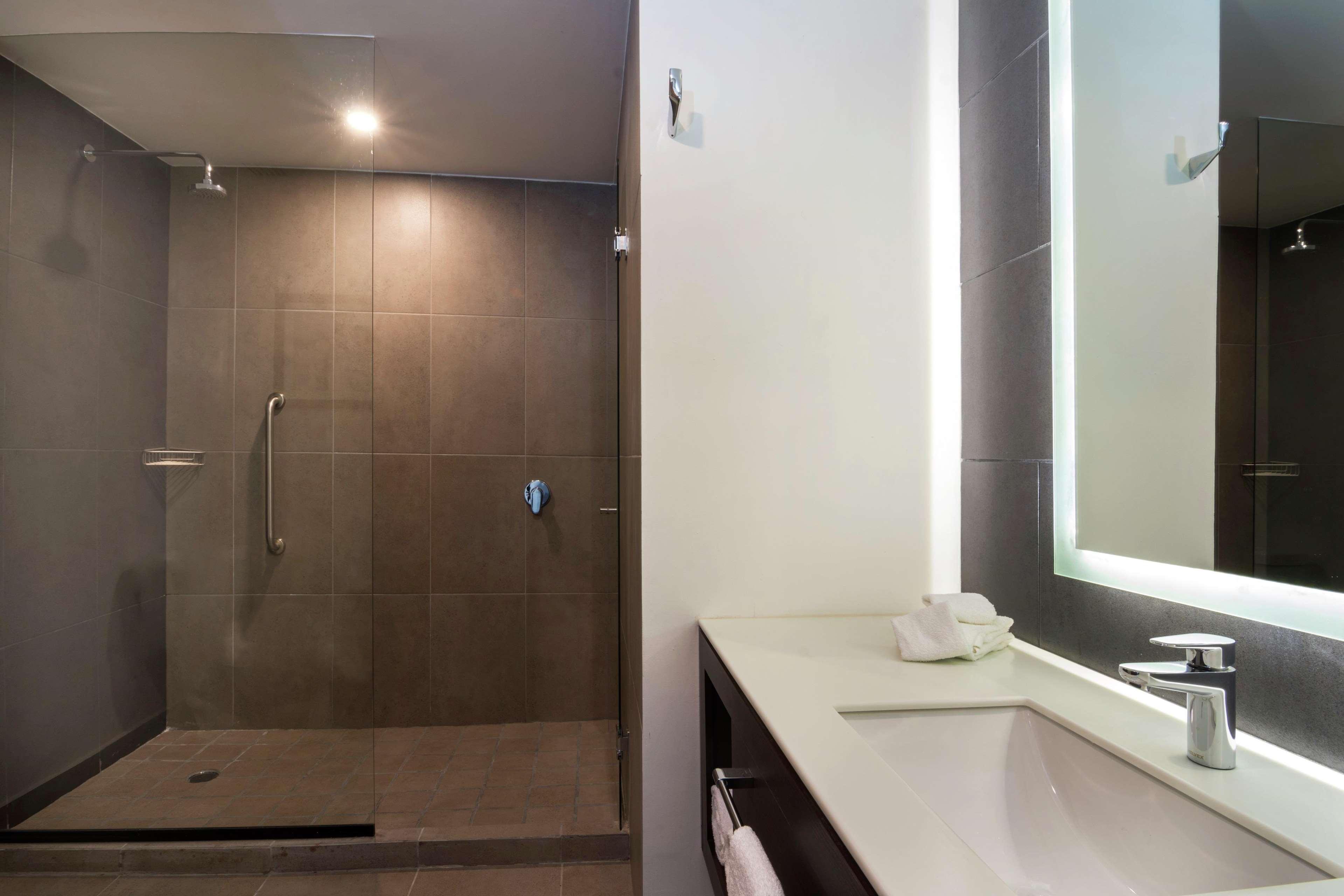 Hampton Inn And Suites San Luis Potosi Slp Extérieur photo