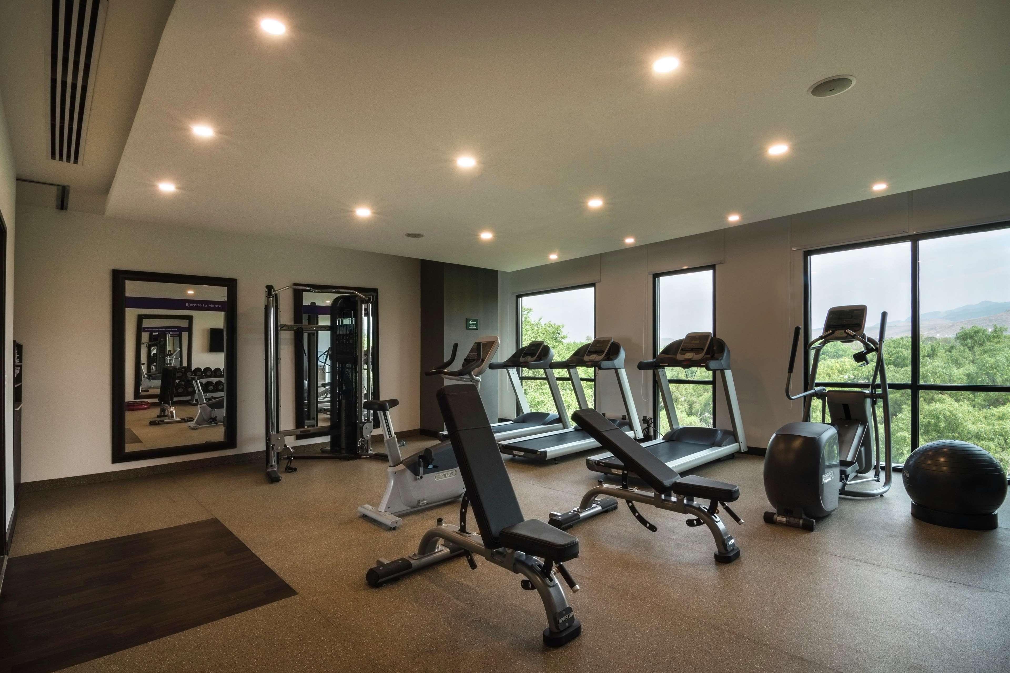 Hampton Inn And Suites San Luis Potosi Slp Extérieur photo