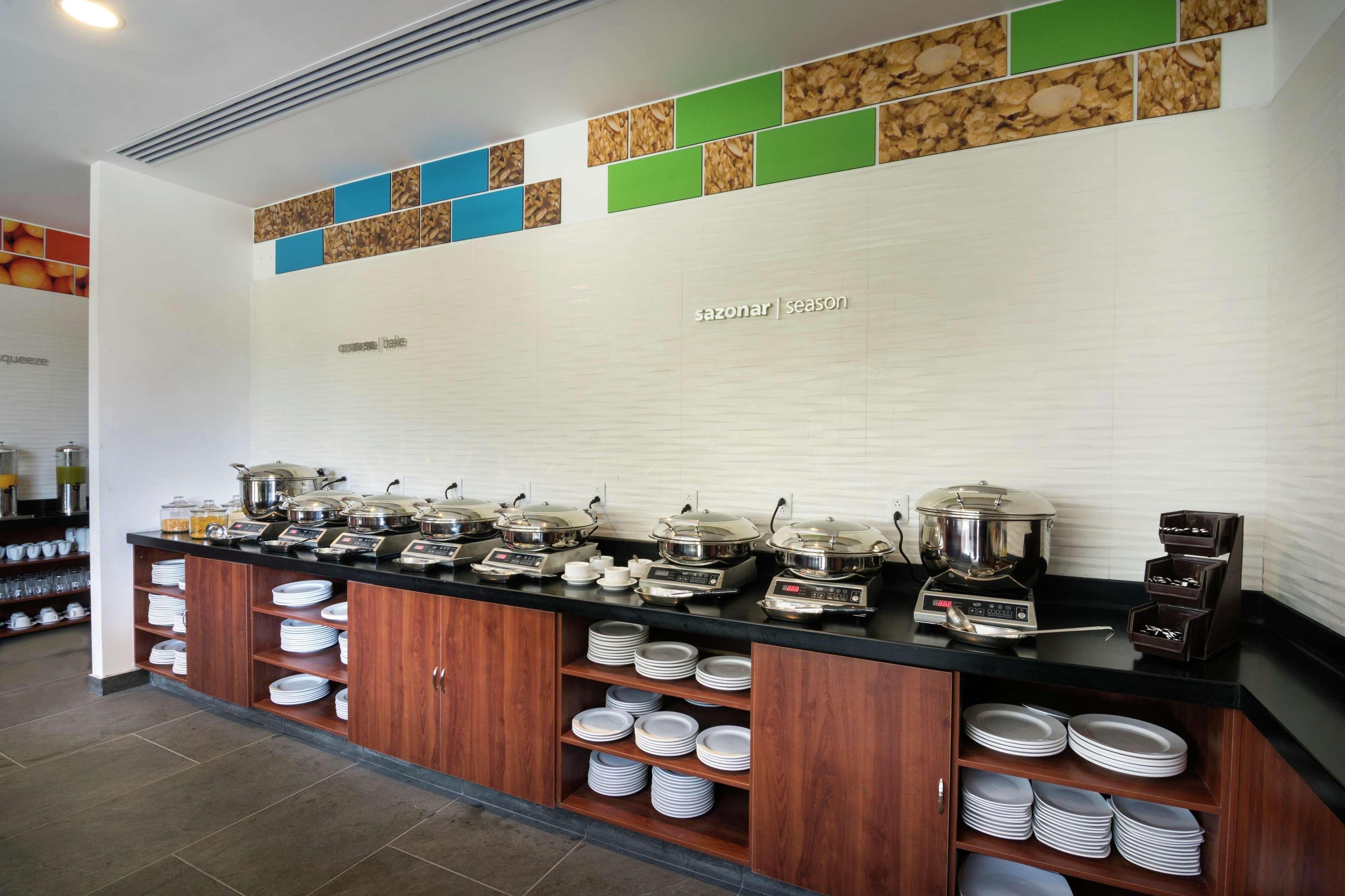 Hampton Inn And Suites San Luis Potosi Slp Extérieur photo